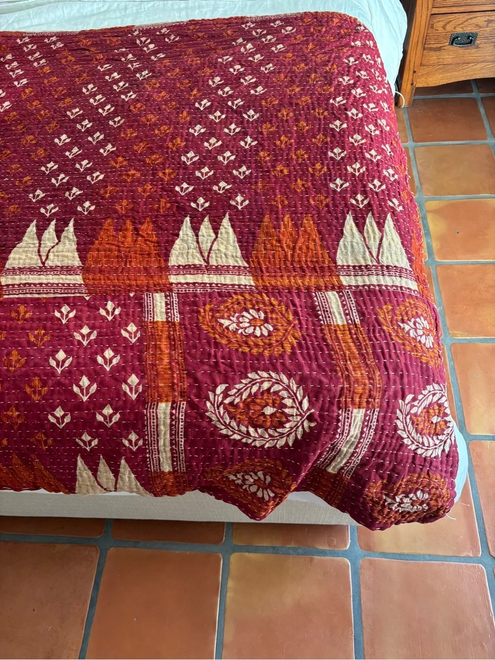Anthropologie Artisan hand stitched Woven Red Kantha throw - Picture 2 of 5
